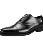 Détail du cuir de haute qualité des chaussures Oxford, mettant en avant la texture et la finition