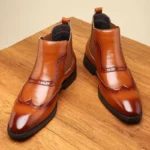 Semelle antidérapante et couture renforcée des bottes brogue cognac