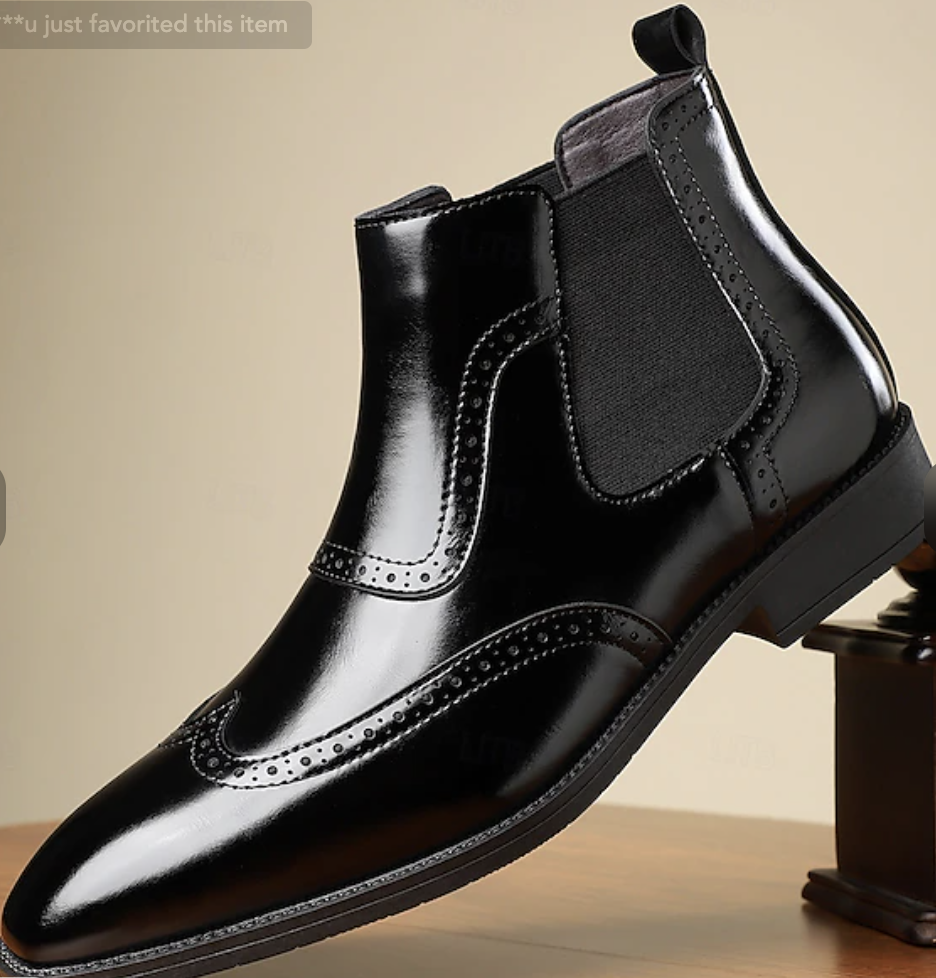Bottes cap toe brogue cuir homme noir – vue frontale Bottes cap toe brogue en cuir noir pour homme – modèle Chelsea élégant