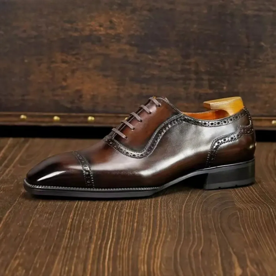 Chaussures en cuir marron patiné pour homme – double angle