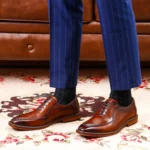 Semelle cousue antidérapante des chaussures habillées marron