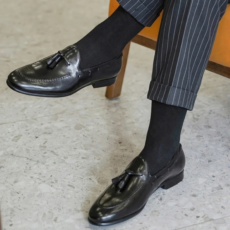 mocassins-glands-cuir-004 Mocassins à glands en cuir pour homme – NOIR